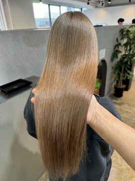 メリー オオサカ(Merly Osaka) 初めてブリーチする方におすすめベージュ!