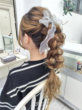 リサ 恵比寿(risa.) 編みおろしポニーテール