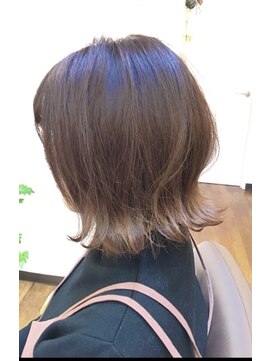 ビュート925(Bute 925) 外ハネくびれボブスタイル