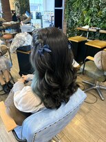 インデペンデンス(independence)&nbsp;≪ヘアセット≫ヨシンモねじりハーフツイン×リボンアクセ