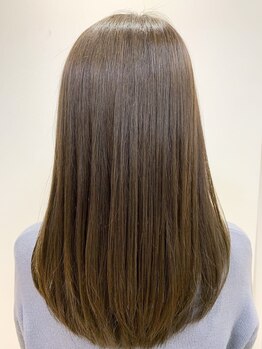 ダメージ毛でもあきらめない♪通うたびツヤが増す“魔法のストレート”はGlitterで決まり！