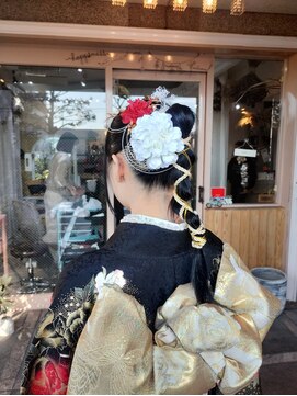 アミュー(amiu) 編み下ろし高めヘアセット