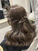 ハチ(HACHI) ふわふわハーフアップ