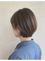 ウル(ulu) ショートボブ 初心者様向け ナチュラル白髪ボカシハイライト