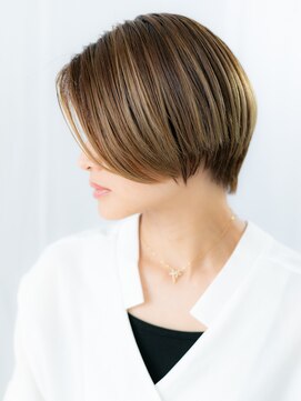 ドクターズ サロン ラブ(Dr's Salon LAB) ミルクティーベージュツヤ髪耳掛けショートg古河20代30代40代