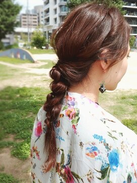 ウィーク 梅田(UiiC) 編みおろし風ロング簡単お出かけアレンジ【uiicumeda sachi】