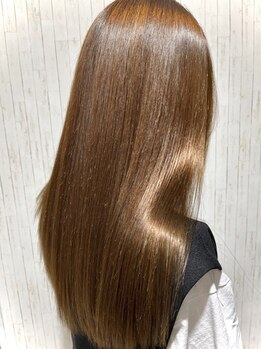 カペリベラ CapelliBella 香里園店の写真/ダメージレスな縮毛矯正で髪質改善◎自然なストレートで毎日のスタイリングをより簡単に扱いやすく♪