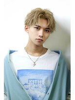 リップス 表参道店(LIPPS)&nbsp;2ブロック刈り上げ【リバースセンターパート】ブロンドカラー