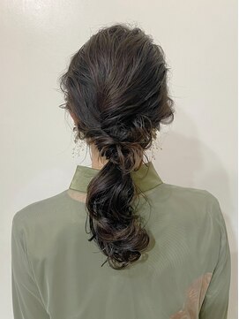 キイ ギンザ(k.e.y GINZA) ポニーテールアレンジ