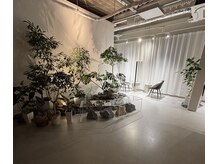 イロバイエンピー(iRo by enppy)の雰囲気（種類豊富な植栽やお洒落なインテリアでカフェの様な空間作り◎）
