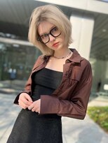 ユーフォリア 新宿通り(Euphoria) ミディアムショート ショートパーマ ベージュヘア 20代30代