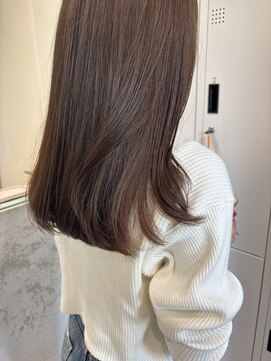 アローム(alom) イメチェン/ホワイトブロンド/外ハネボブ/美髪/茅ヶ崎