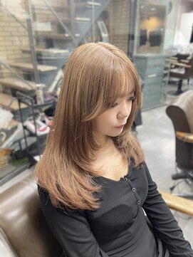 ヘーゼルベージュのレイヤースタイル