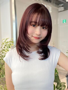 ミディアムレイヤー/顔まわりレイヤー/ツヤ質感カラー