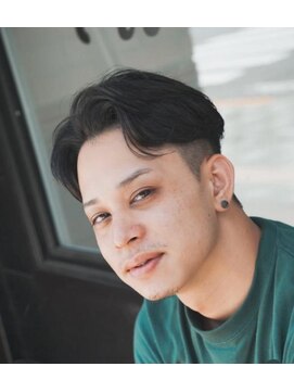 ラフカッターズ 立川店別館 抜け感センターパート【立川/理容室/床屋/顔剃り/シェービング】