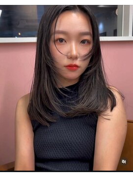 フィガロ ウメダ(FIGARO UMEDA) 韓国ヘア/縮毛矯正/ショートレイヤー/ショート【レイヤー/梅田】