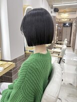 アイドットプラス 札幌大通り(i.+ODORI) 黒髪ネビージュ 小顔 耳かけショートカット × ショートボブ