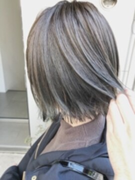 ネイヴィル(navile) オリーブグレージュ×ボブ