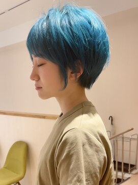 ビューイースト 亀戸 錦糸町(VIEW EAST) 派手髪/ターコイズブルー/耳掛けショート
