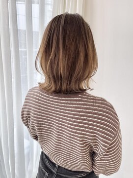 ネオリーブ チロル 横浜西口店(Neolive CiroL.) 外はねボブ　レイヤーボブ　アッシュベージュ くびれヘア