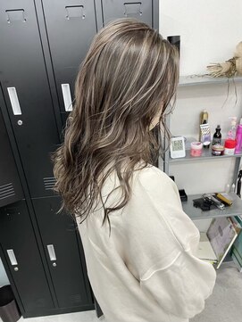 エイル 茶屋町(Eir) 【ハイライト】【ブリーチ】【トリートメント】【髪質改善】