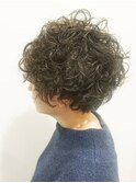 外国人のような癖毛風ショートウェーブ
