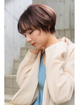 キビト(kibito) サイドシルエットの綺麗なショートカット