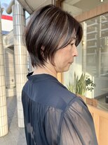 タオン(taon)&nbsp;大人ショート　白髪ぼかしハイライト