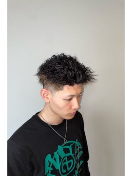 トラッド(TRAD) 縦落ちツイストパーマの上げスタイル