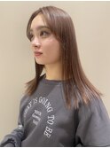 ピンクベージュ