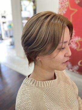 ハイトーンショートボブ