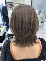 ビューナゴヤ 名駅(VIEW NAGOYA)&nbsp;レイヤーカット/外ハネレイヤー/くびれヘア/ミディアムレイヤー