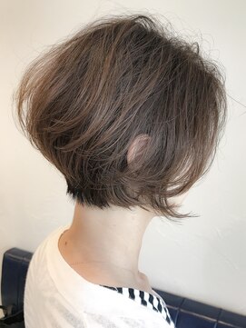 ウィロー(WILLOW) 【WILLOW】大人女性の前下がりボブ(井下貴史)