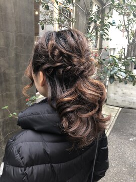 アンプレヴーアジュテ(Impre'vu ajoute) 編み込みハーフアップ