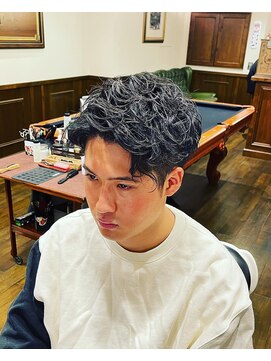 ヒロギンザバーバーショップ 神楽坂店(HIRO GINZA BARBER SHOP) 前下がりスパイラルパーマ