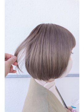 デビュー ヘアーメイク ボブ　グレージュ