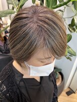 ステア ケース(stair case)&nbsp;リタッチだけで白髪ぼかし　伸びても気になりにくいグレージュ