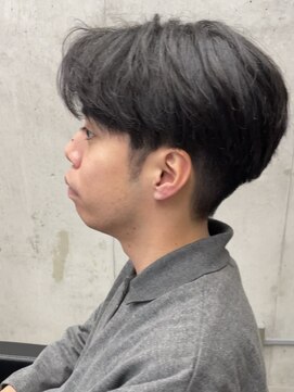 フイ 代々木(Hui) メンズ/アップバング/ツーブロックマッシュ/束感ショート波巻き