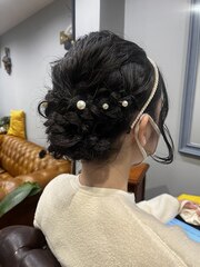 崩れにくいシニヨン【uiic stylist rira】