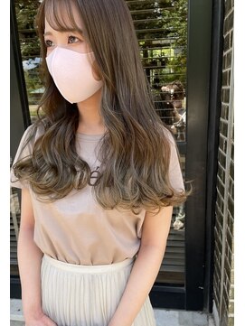 ヘアデザイン ソラ(Sola) milk tea beige / ミルクティーベージュくすみアッシュ