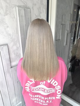 カカフロントオブザミラー(KaKa front of the mirror) ホワイトベージュ