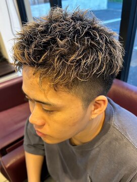 ブリランチン イワタ(Brilliantine Iwata) ツーブロック×ハイライト