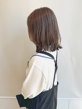 クイントネオリーブ 自由が丘正面口店(quint:neolive) 外ハネレイヤーミディグレージュカラー　自由が丘　自由が丘駅