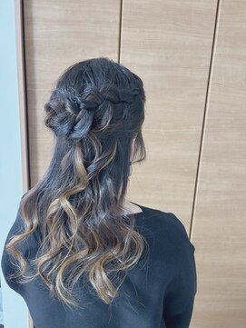 クララデアンシュシュ クララ店(Kurara de UN CHOU-CHOU) ハーフアップ