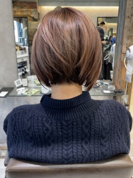 トルネード(TORNADO) 外国人風前下がりショートボブ ハイライト ツヤ髪 t16