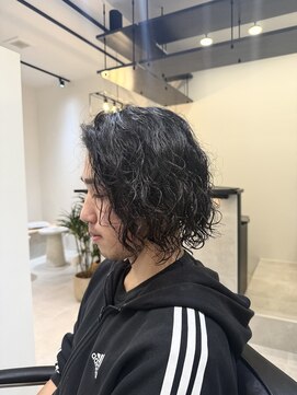 メンズミディアムヘア×スパイラルパーマ