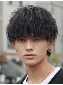 渋谷ルーズパーマメンズマッシュウルフセンターパートカット