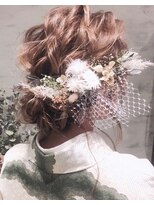 袴や着物に可愛いルーズシニヨン
