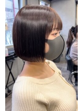 アイユー(ii+U) ボブ　小顔カット　ダークトーン　ミニボブ　前髪カット
