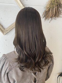 サロン ド ソーホー 蕨(Salon de SOHO)の写真/【新規カット+アロマシャンプー¥4400】時間が経ってもおさまりが良い◎髪を綺麗に伸ばしたい方におススメ♪